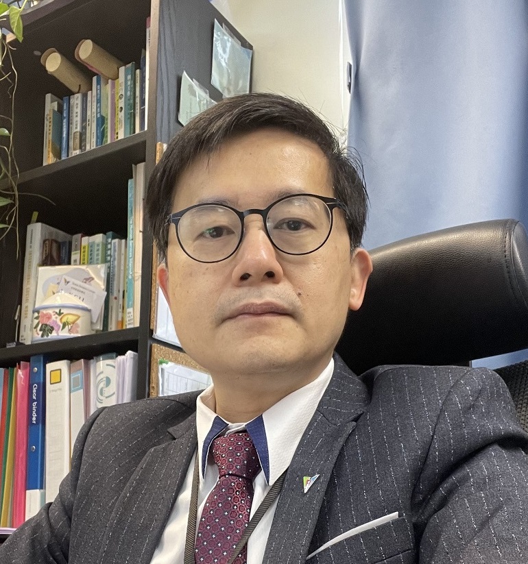 Dr Li Kim Chuen(150x196)